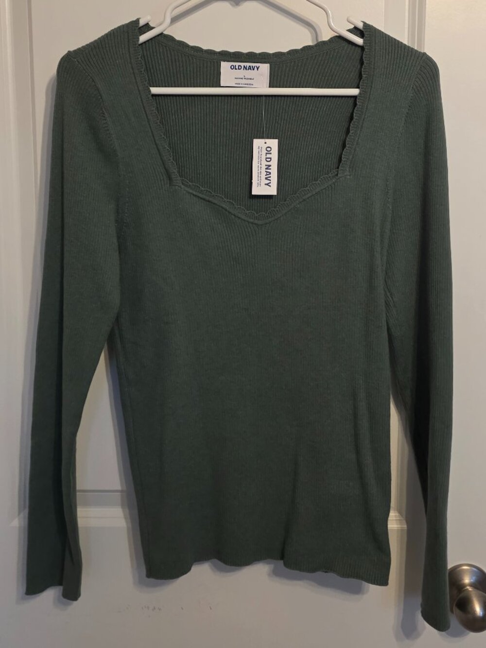 Old Navy Green Sweater - Size